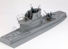 Load image into Gallery viewer, Border 1/35 German Type VII-C U-Boat Resin Crew w/ Deck Gunners (6) BR-002