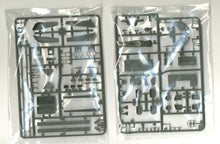 Load image into Gallery viewer, Asuka (Tasca) 1/35 US Sherman Direct Vision Type 35-025