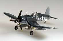 Load image into Gallery viewer, Easymodel 1/72 US F4U-1 Corsair VF-17 Lt. Ike Kepford 1944 37231