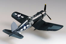 Load image into Gallery viewer, Easymodel 1/72 US F4U-1 Corsair VF-17 Lt. Ike Kepford 1944 37231