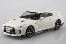 Load image into Gallery viewer, Aoshima Snap Kit 1/32 Nissan GT-R Brilliant White 07-B 05639
