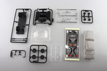 Load image into Gallery viewer, Aoshima Snap Kit 1/32 Nissan Skyline 2000 GT-R Silver 05882