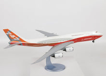 Load image into Gallery viewer, Zvezda 1/144 Boeing 747-8 House Colors 7010