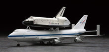 Load image into Gallery viewer, Hasegawa 1/200 Space Shuttle Orbiter &amp; Beoing 747 10680