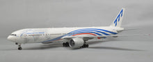 Load image into Gallery viewer, Zvezda 1/144 Boeing 777-300ER House Colors 7012