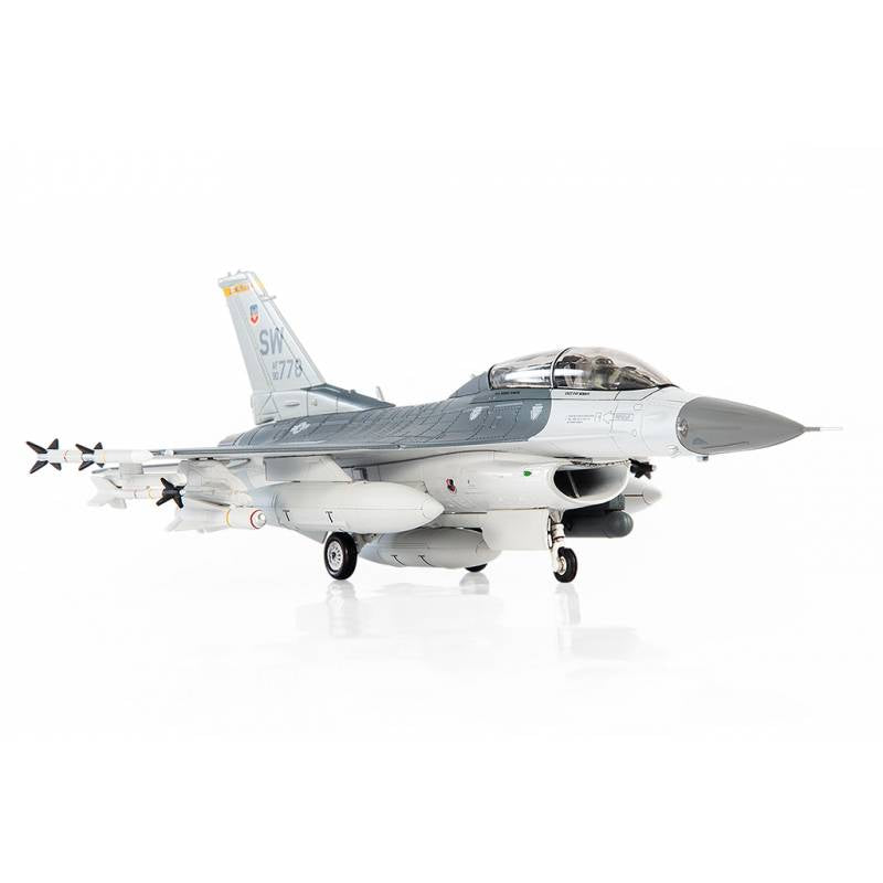 Calibre Wings 1/72 F-16D Viper Fighting Falcon CA721604