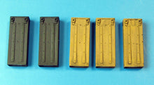 Load image into Gallery viewer, Eureka XXL 1/35 German Metal Ammo Boxes for 7.5 cm Kw.K.37/Stu.K.37 L/24 E-004