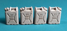 Load image into Gallery viewer, Eureka XXL 1/35 US Military Water Canisters E-044