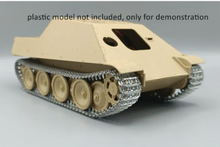 Load image into Gallery viewer, San Xin Model 1/35 German Late Panther Metal Track Links with Brass Pins SX35030