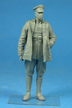 Load image into Gallery viewer, Copperstate Models 1/32 German Standing Airman F32-040