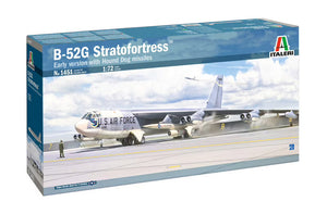 Italeri 1/72 USAF B-52G Stratofortress w/ Hound Dog Missiles 1451