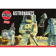 Load image into Gallery viewer, Airfix 1/76 USA Astronauts A00741V