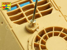 Load image into Gallery viewer, Aber 1/35 German 2m Aerials / Antennas with Ring Base (set of 3 pcs,) R-42'