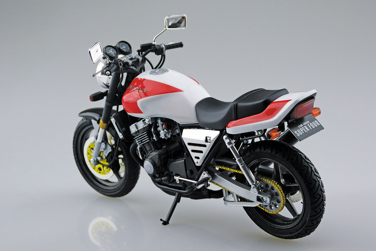 Aoshima 1/12 Honda CB 400 SF with custom parts 05514 – Burbank's