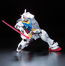 Load image into Gallery viewer, Bandai 1/144 RG #01 RX-78-2 Gundam 5061594