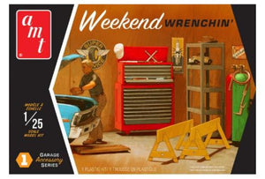 AMT 1/25 Garage Accessory Series Set #1 Weekend Wrenchin' Garage w/ Figure PP015M