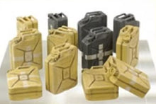 Load image into Gallery viewer, Asuka (Tasca) 1/35 German Jerry Can Set B (16) 35-002