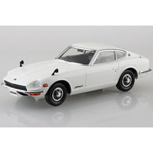 Load image into Gallery viewer, Aoshima Snap Kit 1/32 Nissan 240Z Fairlady White 06255