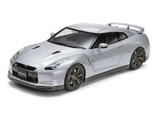 Load image into Gallery viewer, Tamiya 1/24 Nissan GT-R 24300