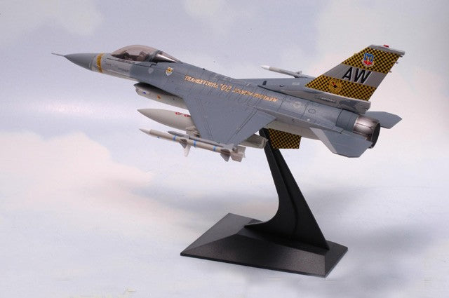 Dragon 1/72 F-16C Fighting Falcon 57th FW (Fighter Weapon