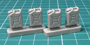 Eureka XXL 1/35 US Military Water Canisters E-044