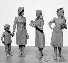 Load image into Gallery viewer, MasterBox 1/35 Women of WWII Era MB35148