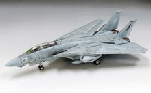 Load image into Gallery viewer, FineMolds 1/72 US Navy F-14A Tomcat Topgun FP36