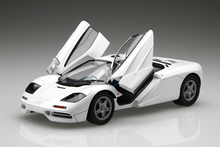 Load image into Gallery viewer, Fujimi 1/24 McLaren F1 12573