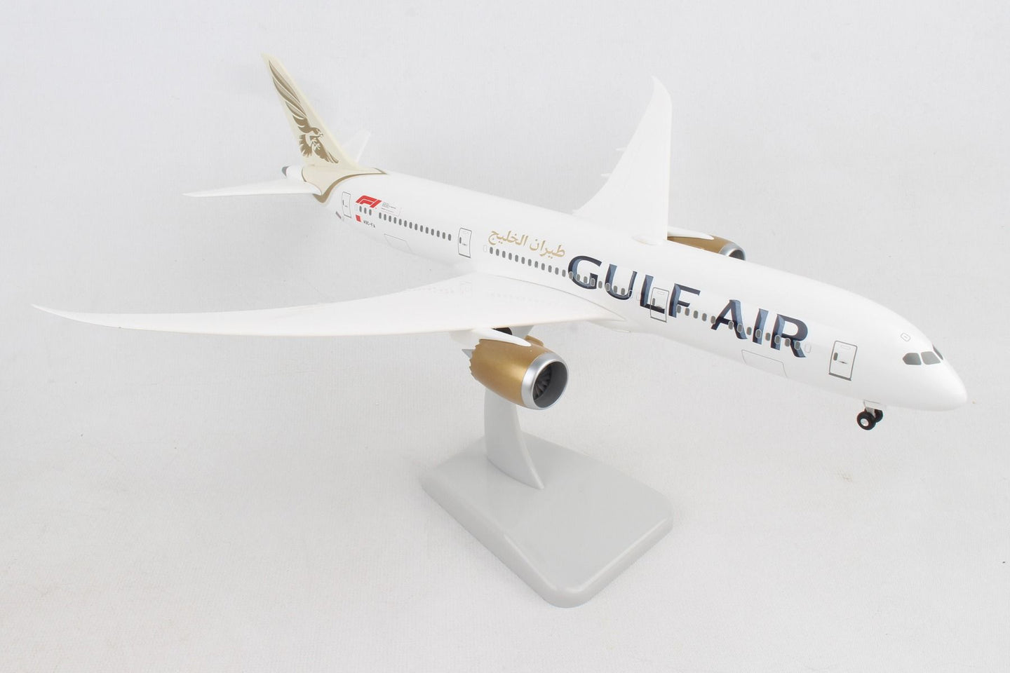 Hogan Wings 1/200 Gulf Air Boeing 787-9 Plastic Replica HG11007