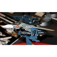 Load image into Gallery viewer, Hasegawa 1/72 VF-1J Super/Strike Valkyrie "SVF-41 BLACK ACES" 65782
