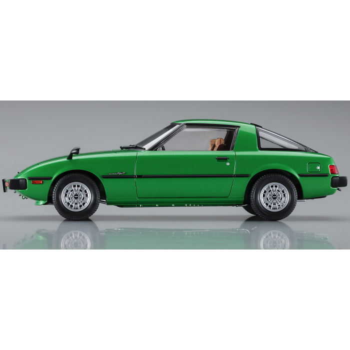 Hasegawa 1/24 Mazda Savanna RX-7 (SA22C) Early Version Limited Hasegawa 1/24 Mazda Savanna RX-7 (SA22C) Early Version Limited