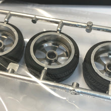 Load image into Gallery viewer, Fujimi 1/24 Wheel Series No. 37 18 inch Fabulous Expand Plated 193069