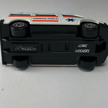 Load image into Gallery viewer, Majorette 1/64 Ford Transit Sonic Flasher Ambulance France ANNA367