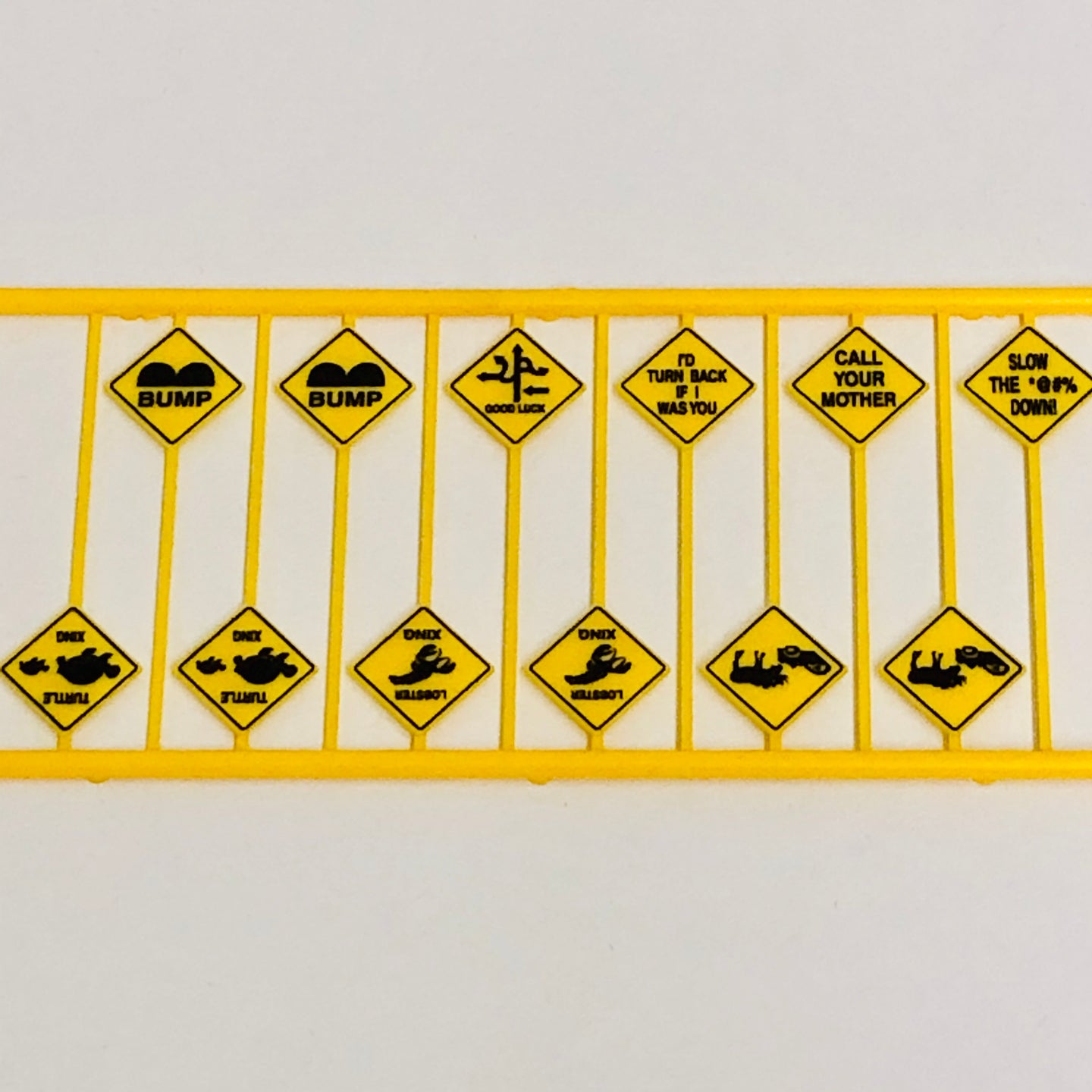 Tichy Train Group 1/87 HO Funny Warning Signs Group 2 8321