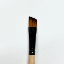 Load image into Gallery viewer, Dynasty Eye of the Tiger Angled Shader Brush 206A  1/2"