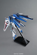 Load image into Gallery viewer, Bandai 1/100 MG Freedom Gundam X10A 5061611