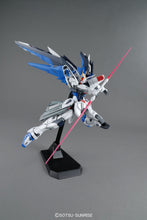 Load image into Gallery viewer, Bandai 1/100 MG Freedom Gundam X10A 5061611