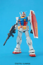 Load image into Gallery viewer, Bandai 1/100 MG RX-78-2 Gundam Ver 2.0 5061583