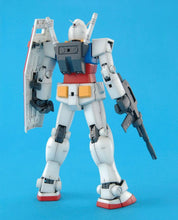 Load image into Gallery viewer, Bandai 1/100 MG RX-78-2 Gundam Ver 2.0 5061583