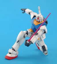 Load image into Gallery viewer, Bandai 1/100 MG RX-78-2 Gundam Ver 2.0 5061583