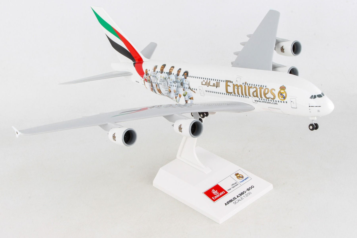 Skymarks 1/200 Emirates Real Madrid Airbus A380 Plastic Replica