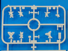 Load image into Gallery viewer, Sweet 1/144 US Flight Deck and 14 Cat Crew USS Casablanca SWT14138